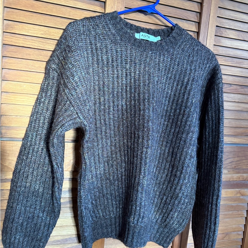 ASTR The Label NWOT Women's Brown Crewneck Sweater